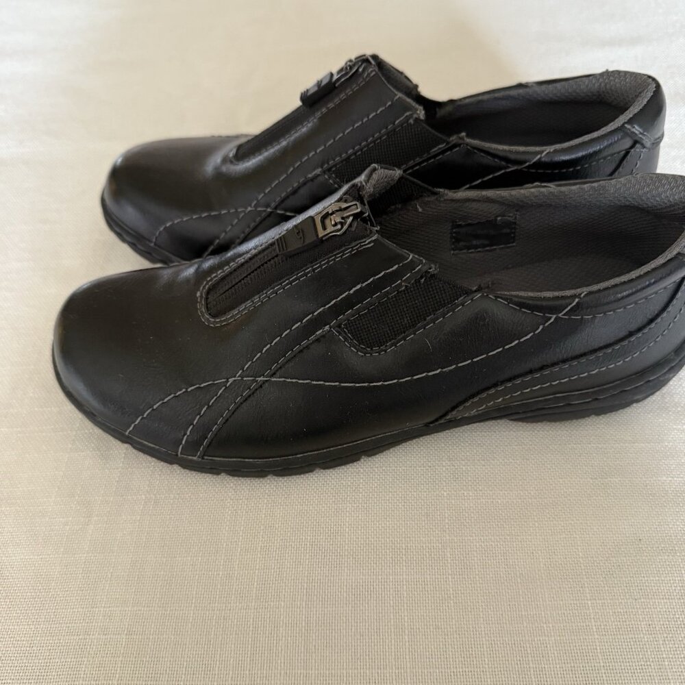 Women's Dr. Scholl's Black Slip Resistant Zipper Handle Shoes - Size 6